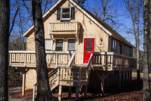 Recently Renovated, Beautiful Chalet