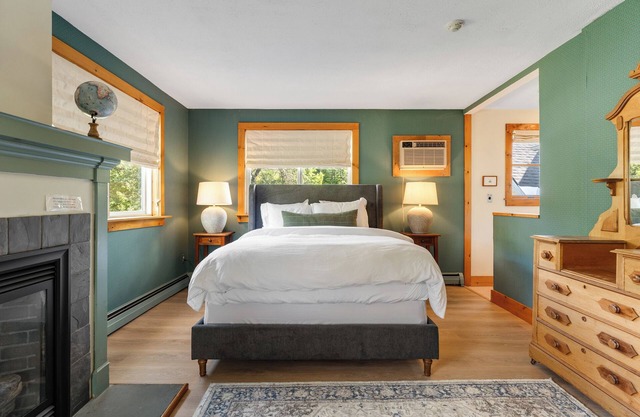 Red Clover Inn Jacuzzi Queen Suite near Killington
