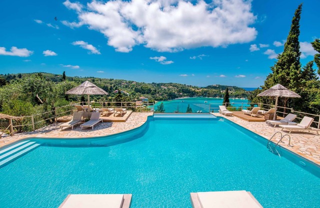 Red Luxury Cottage with pool and amazing view