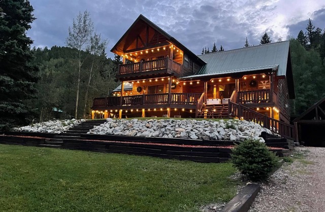 Red River, NM Upper Valley Mountainside Retreat