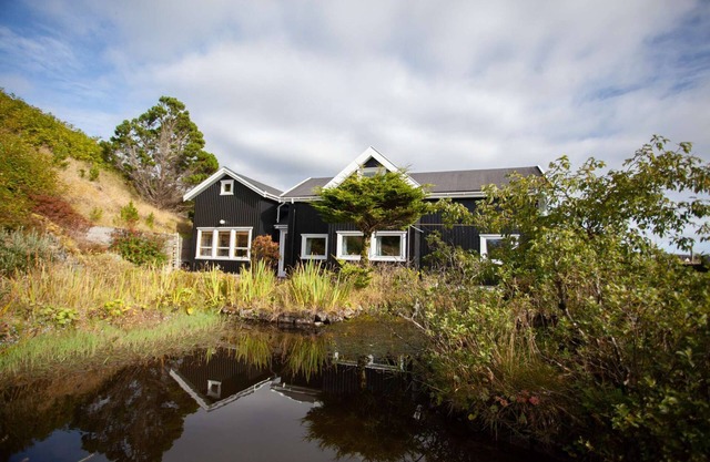 Red Robin - 4 bedroom house next to Svartifoss Waterfall
