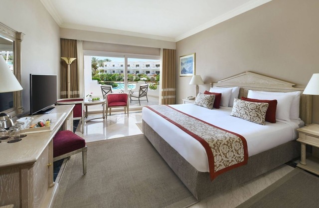 Red Sea Adults-Only Resort w/Pools, Spa, Tennis & Vibrant Local Vibes l 2 Rooms