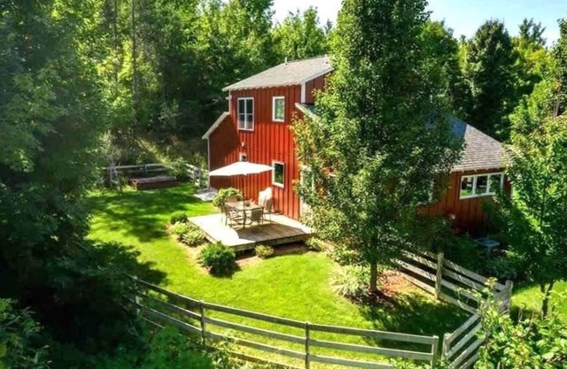 Red Timbers Near Beaches and Wineries