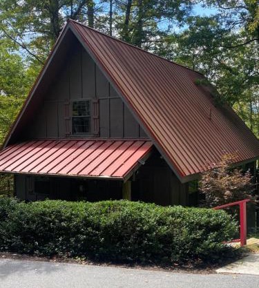 Red Top Tree House
