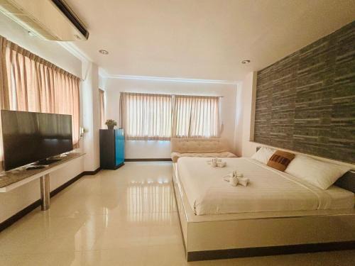 Ree- Riverside hotel