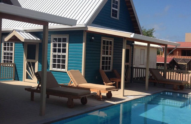 Reef Cottage With A Pool