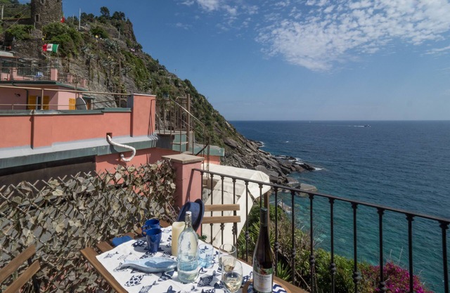 Refilea Sea View Tower Villa