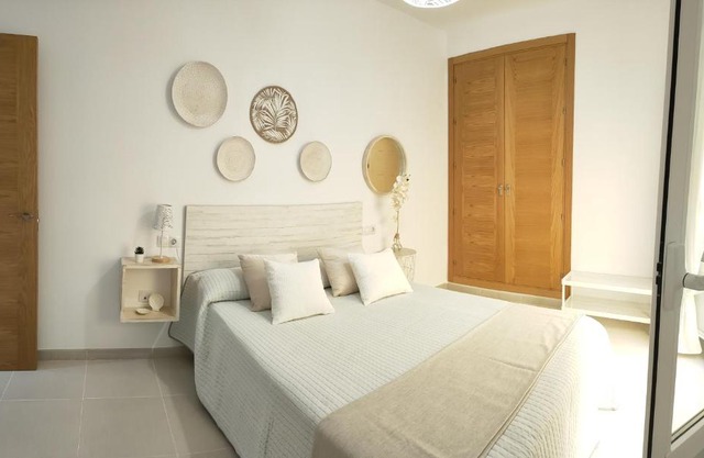 RELAX CHICLANA-Aparcamiento privado-TV Cable-WifiPlus-Aire Acond-Incluido