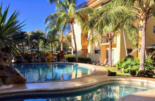 Relax. Enjoy. Beach Hop. The Oaks Condo.