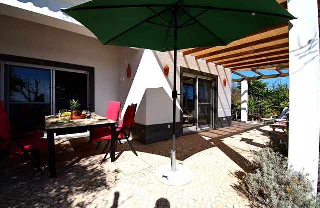 Relax in a quiet, well-equipped apartment on a natural plot (2013).