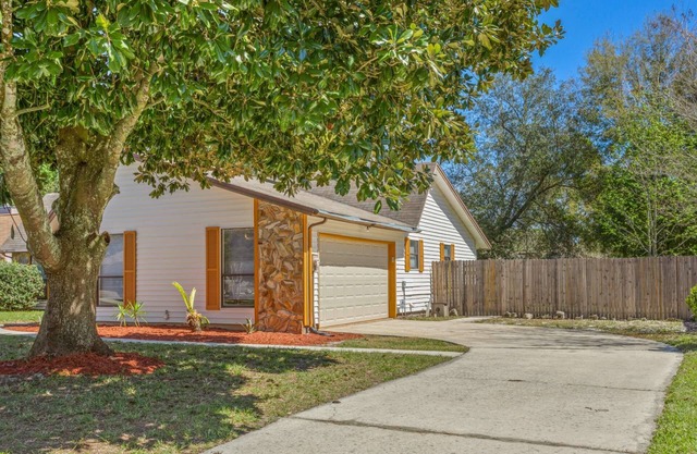 Relax in Comfort at Blue Heron |Dogs Ok |Fenced |Grill |Near St Johns River, Golf Courses & Dining