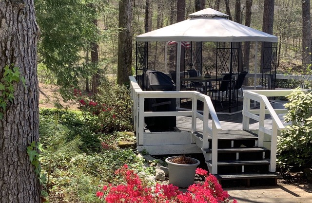Relax in style at this peaceful lake in Atlanta Metro area