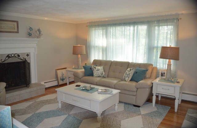 Relax In Quiet Surroundings With Beach & Golf Nearby
