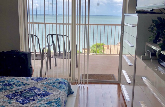 Relax in Waterfront condo and enjoy sunrise and sunset from balcony