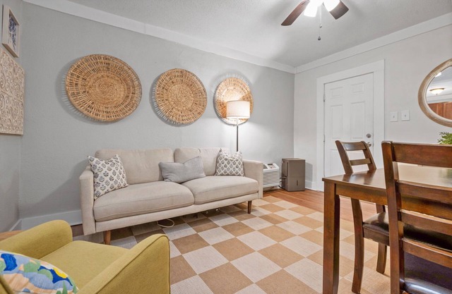 Relaxed and Comfortable Living in Trendy Midtown
