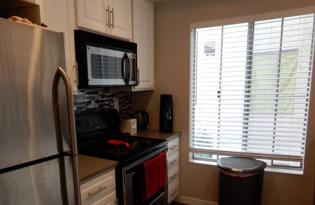 Relaxing 1bed/1bath summer sublet 5/1-8/1