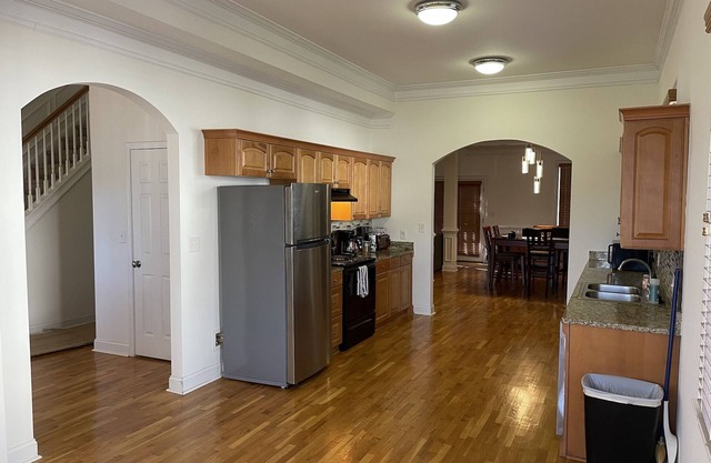 Relaxing 3 bedroom modern amongst the classics of the Westend