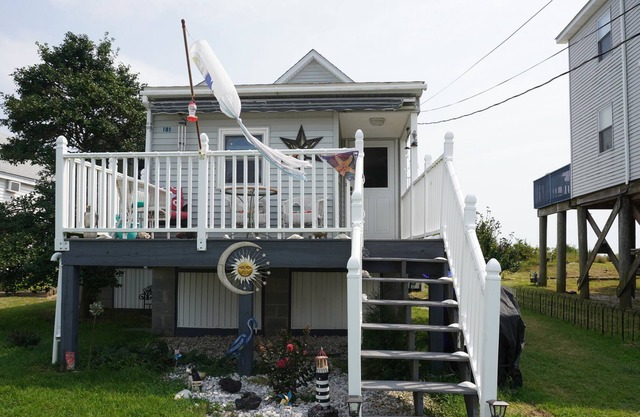 Relaxing Delaware Bayfront Getaway in Kitts Hummock! 2BR/1BA Cottage, Dover area