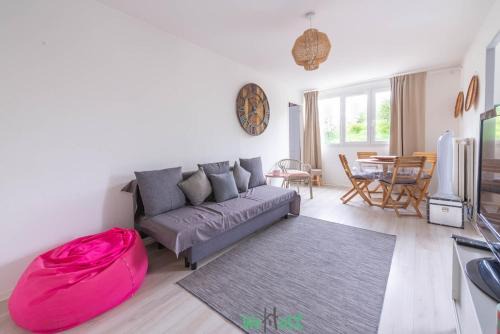 Relaxing getaway 30 minutes from Paris for 4 people