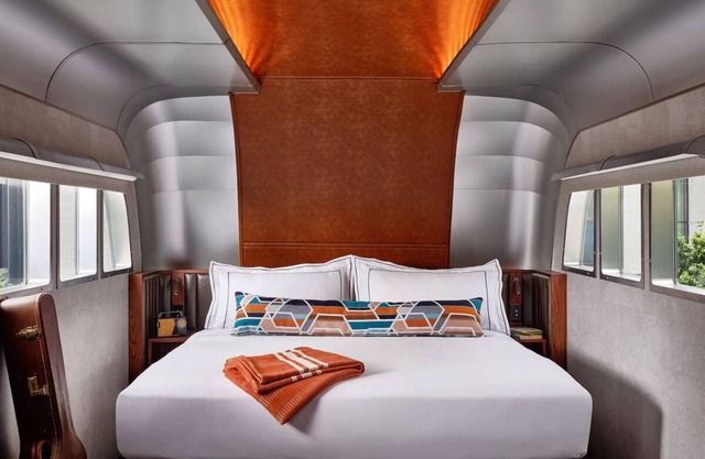 Relaxing King Trailer Stay! 3 Units w/Outdoor Pool, Dining & Live Art & Music!