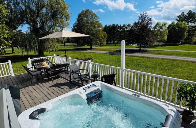 Relaxing Pondfront Escape with Hot Tub & Outdoor Fire Deck