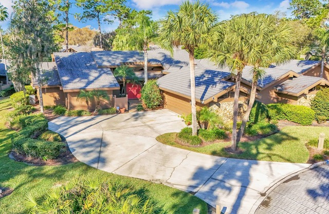 Relaxing Resort Getaway: 2BR Home w/two PGA Golf Courses & Community Pool - Great for Extended Stay