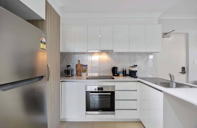 Relaxing Rockingham 2BR | Balcony & Parking