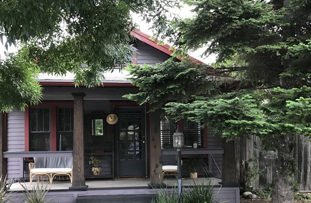 Relaxing San Francisco Bay Area Bungalow