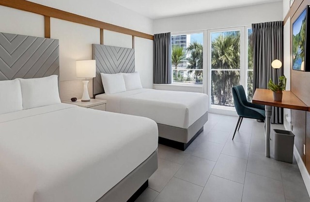 Relaxing Unit w/Balcony Near Bonnet House – A Relaxing Oasis for Your Getaway