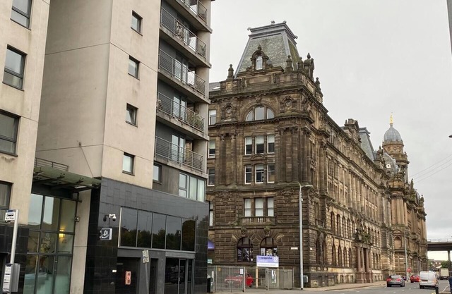 Remarkable 2-Bed Apartment in Glasgow