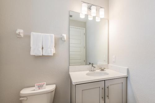 Remarkable Home Near Disney With Theater & Themed Rooms With Waterpark & Resort Access At Encore Resort - 7660Ff