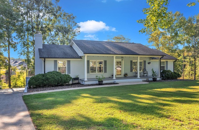 Remodeled 3,000 sf 3-bedroom smart home in Durham. Quick to RDU & Downtown