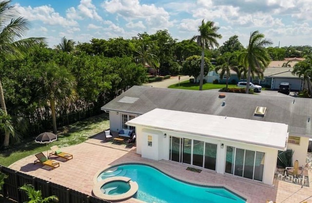 Remodeled | 3BR | Pool