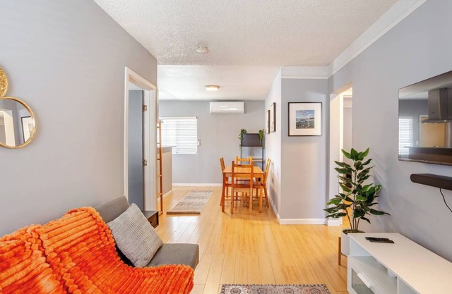 Remodeled Cozy Home Near DTLA
