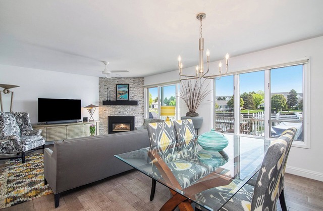 Remodeled Harbor Condo Steps to Lake MI