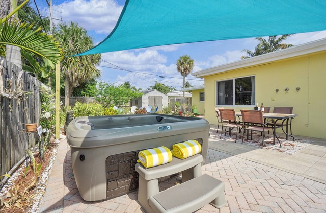 Remodeled Home w/Hot Tub in Pompano Beach! 3 Bedrooms & 2 FULL Bathrooms