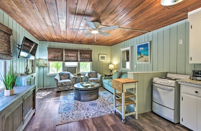 Remodeled Siesta Key Escape Walk to the Beach!