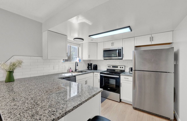 Remodeled townhome minutes from ski resorts and downtown Salt Lake City.