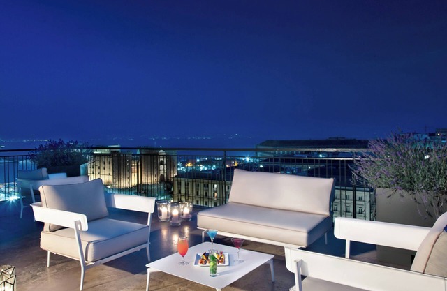 Renaissance Naples Hotel Mediterraneo