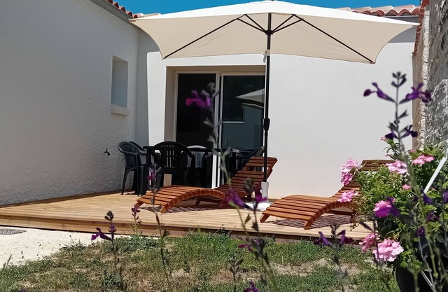 Renovated vacation home fully equipped enclosed grounds saint georges d'oléron