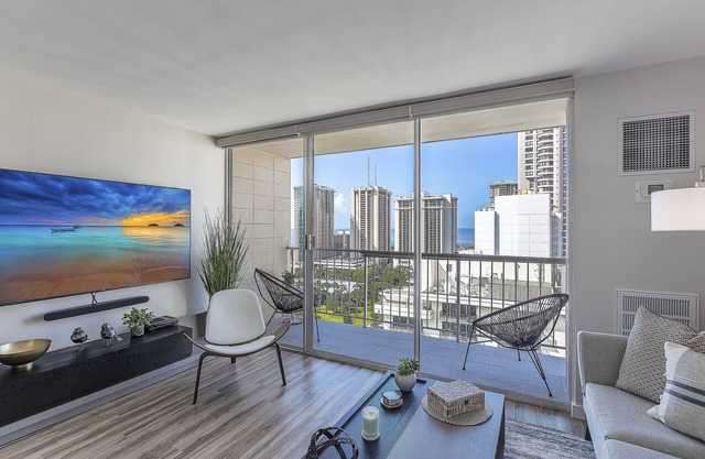 Renovated 1 Bedroom W/Stunning Views, Parking, & Central Air