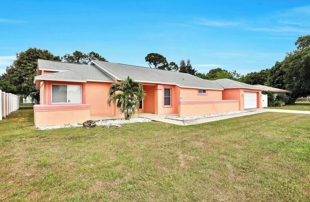 Renovated 3BR | Dog Friendly | Pond View | W/D