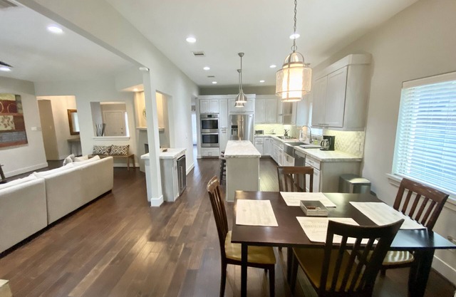 Renovated 4 Bedroom + Study, 3.5 Bath Private Home Fully-furnished near MDA, TMC