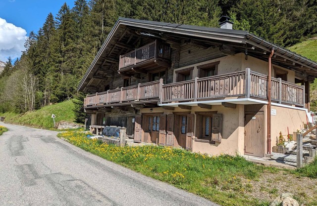 Renovated Chalet near Hauteluce - 7 ppl, 3 BR, Parking, Fireplace, Modern Amenities