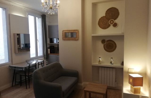 Renovated, comfortable studio near the spa (Zen)