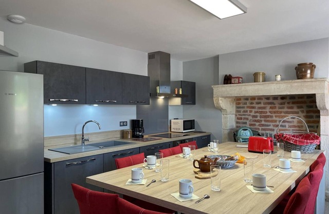 Renovated cottage with garden and modern amenities in Pierrefitte-sur-Loire