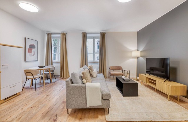 Renovated Grund 1BR nr bus station, by Blueground