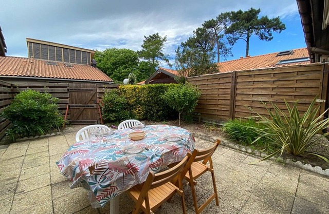 Renovated Patio Villa with Large Terrace, BBQ, and Parking