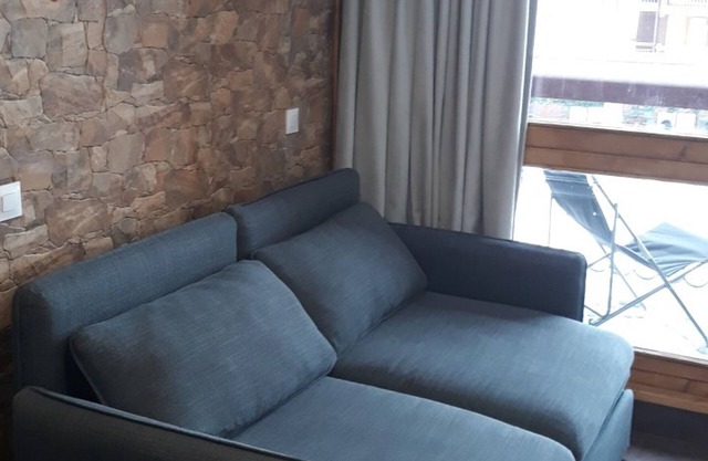 Renovated ski-in/ski-out studio with balcony