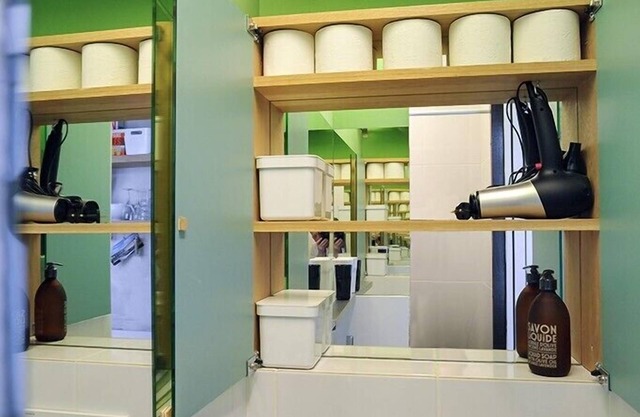 Renovated studio, comfortable, quiet, downtown, 10 'walk from the castle